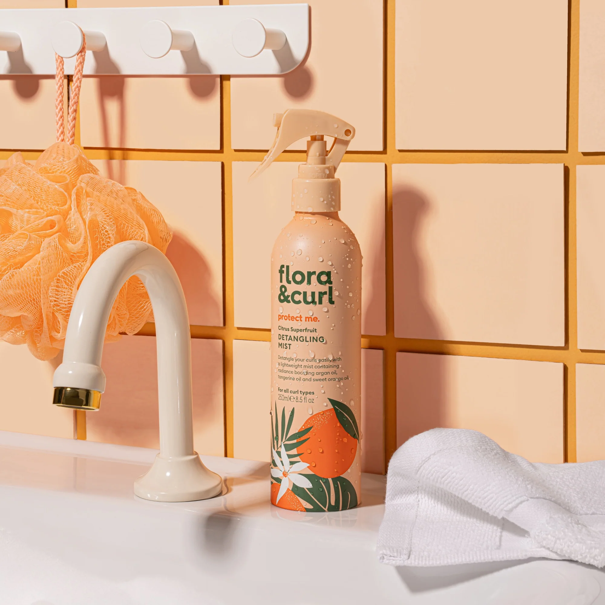 FLORA & CURL protect me Citrus Superfruit Detangling Mist 250ml - Image 2