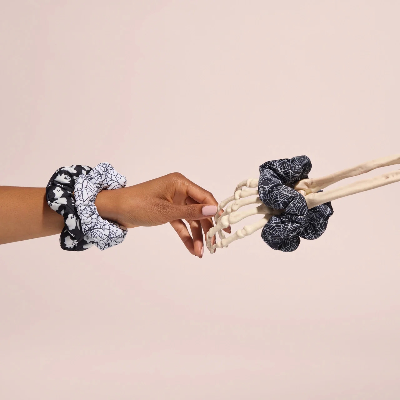 Kitsch Cloud Scrunchies 3pc Set - Spiderweb - Image 2