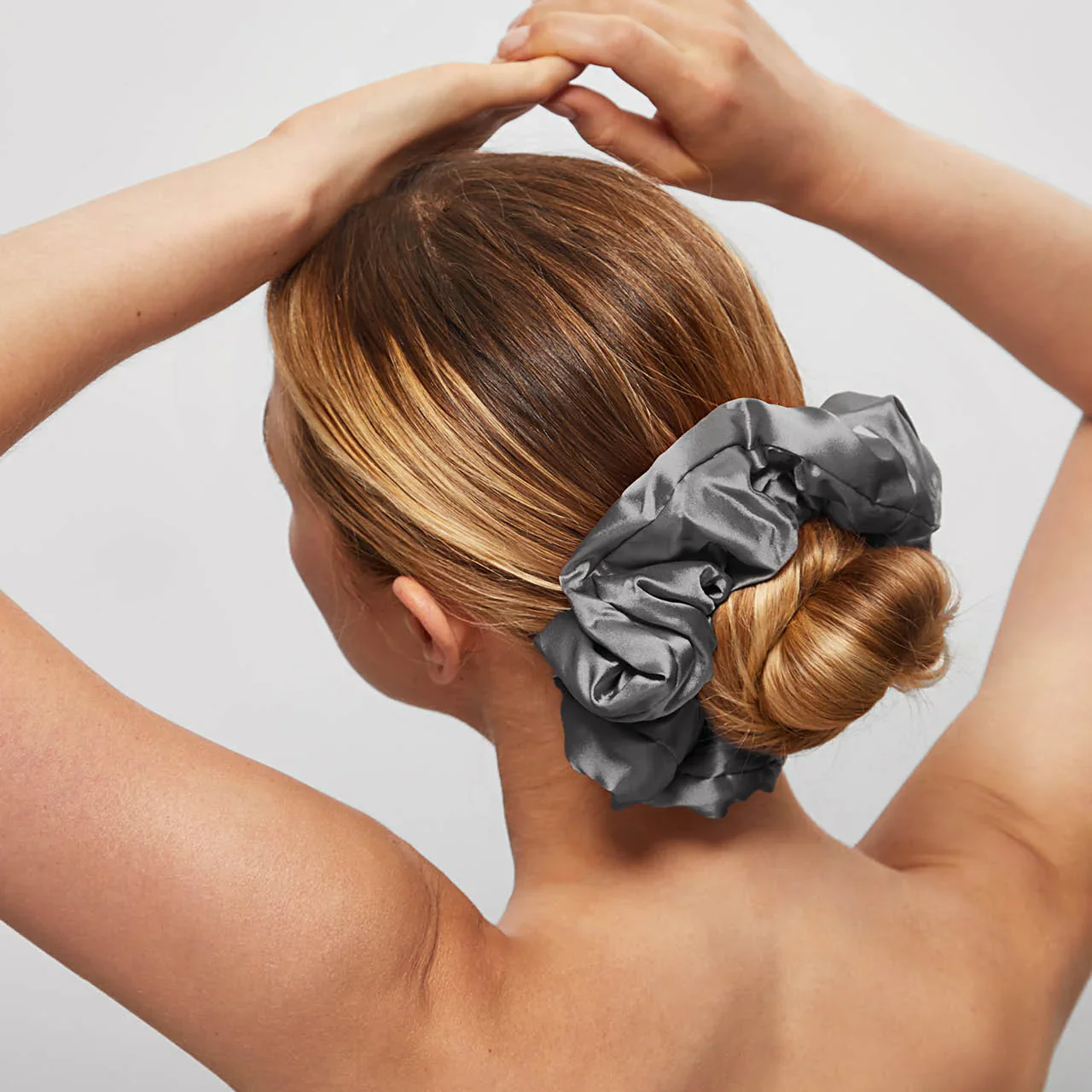 Kitsch Satin Sleep Pillow Scrunchies - Charcoal/Gold - Image 4