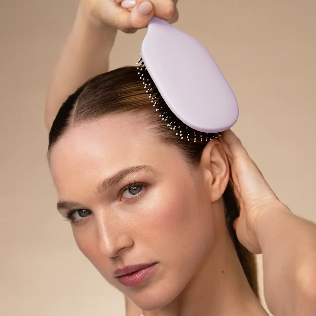 Kitsch Smooth & Polish Brush in Soft Violet - Image 4