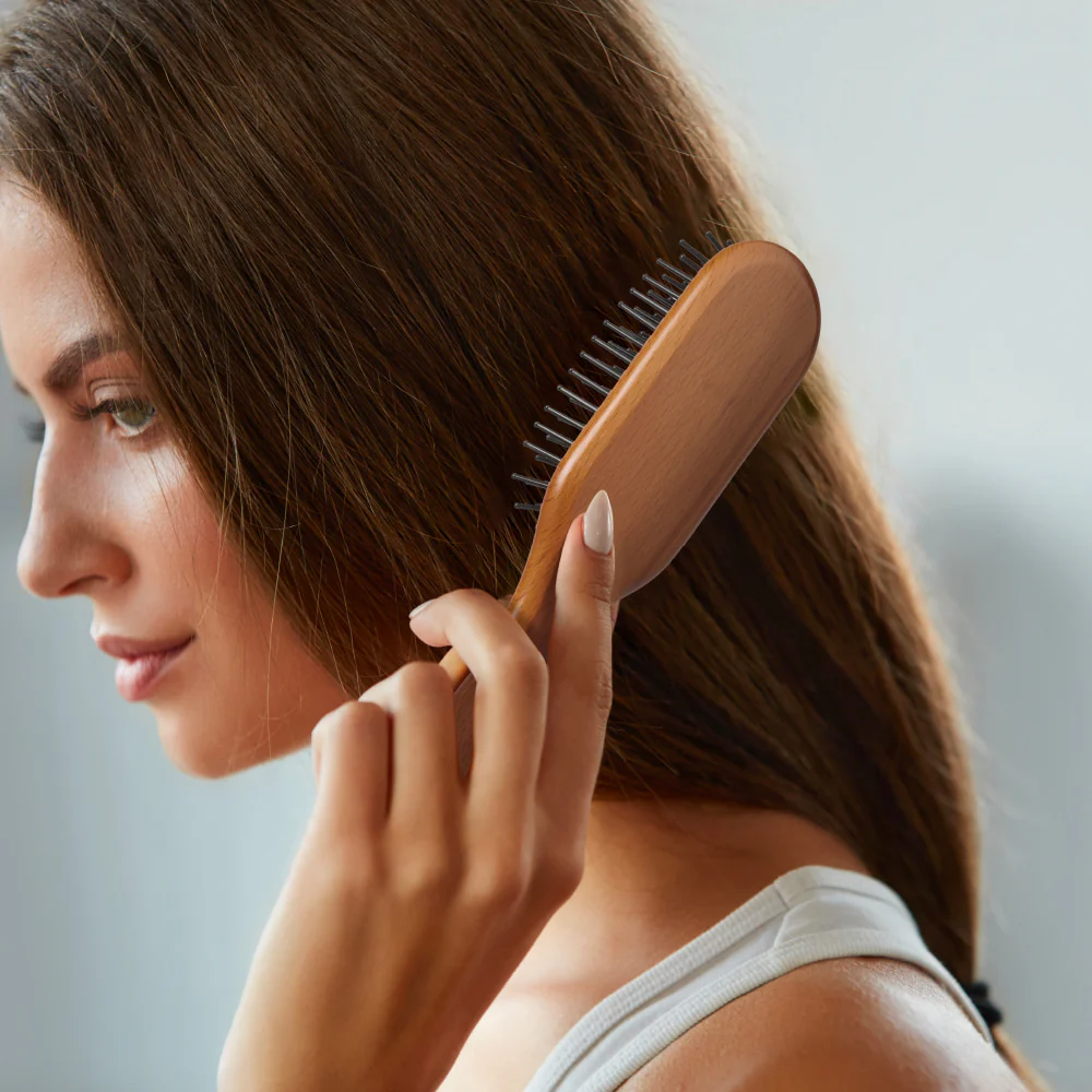 Red By Kiss Evergreen Wooden Styling Mini Hair Brush - Image 3